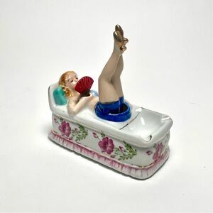 Risque Naughty Nodder Ashtray Lady Legs Fan Bathing Beauty Bathtub Patent TT Vtg